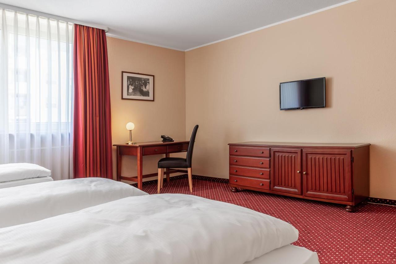 Azimut Hotel