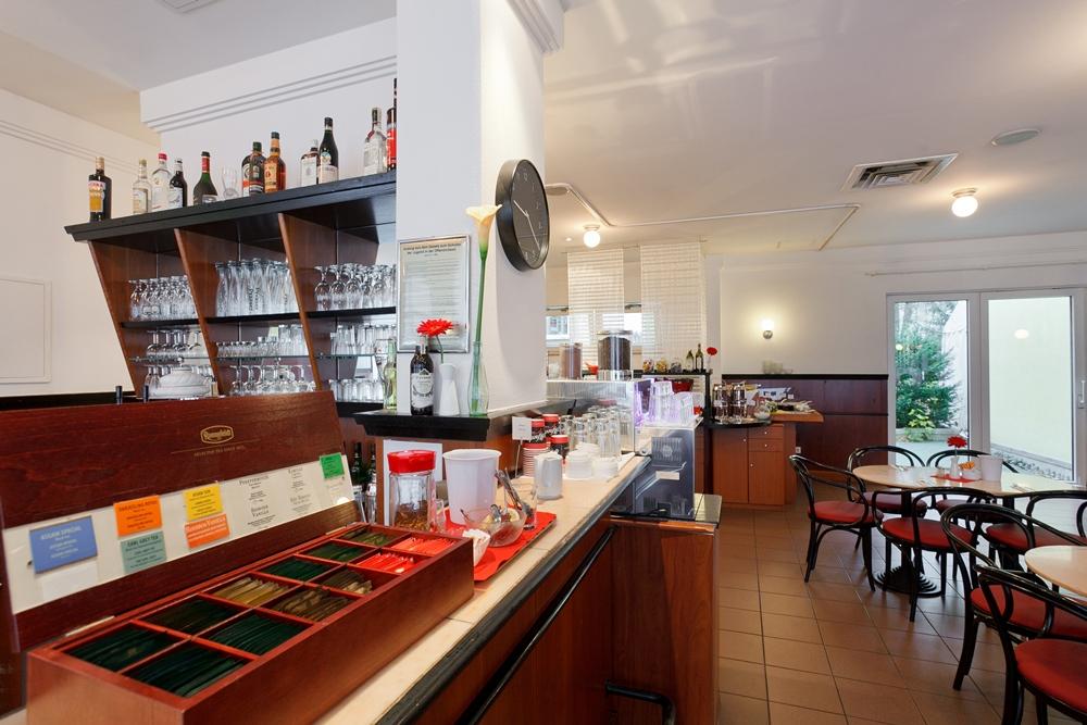 Hotel Azimut