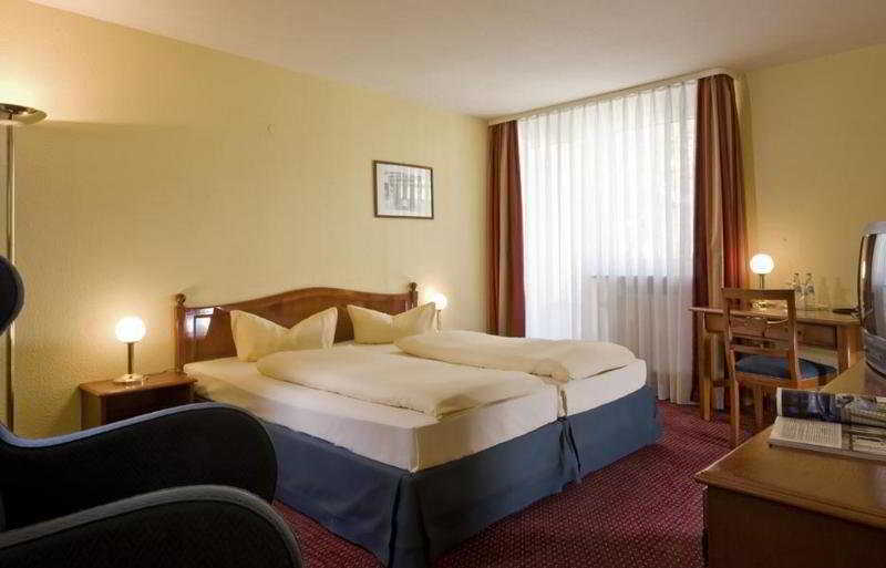 Hotel Azimut 3*