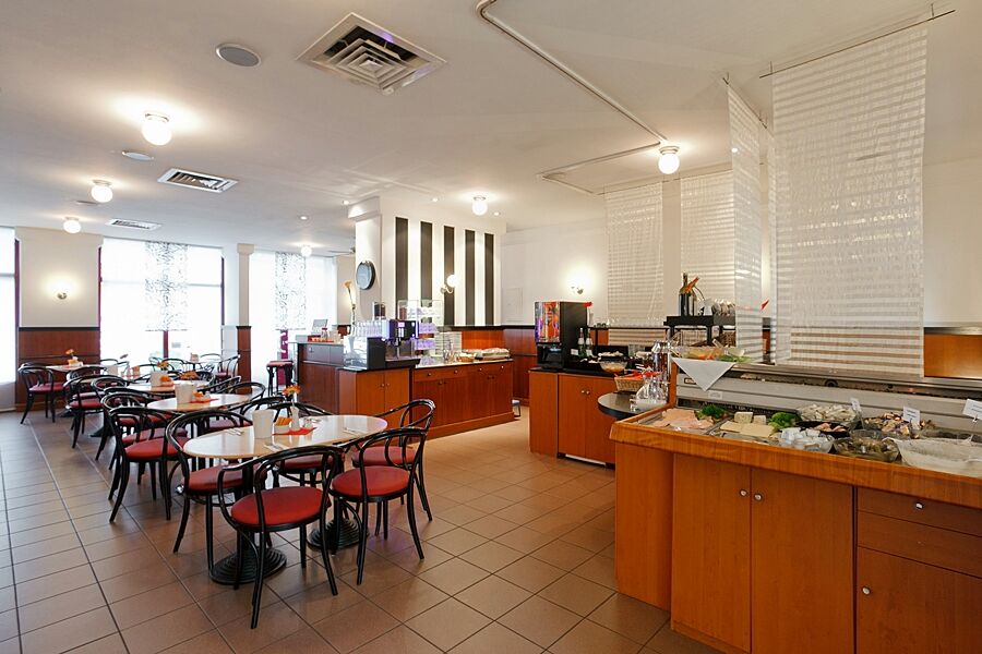 Hotel Azimut 3*